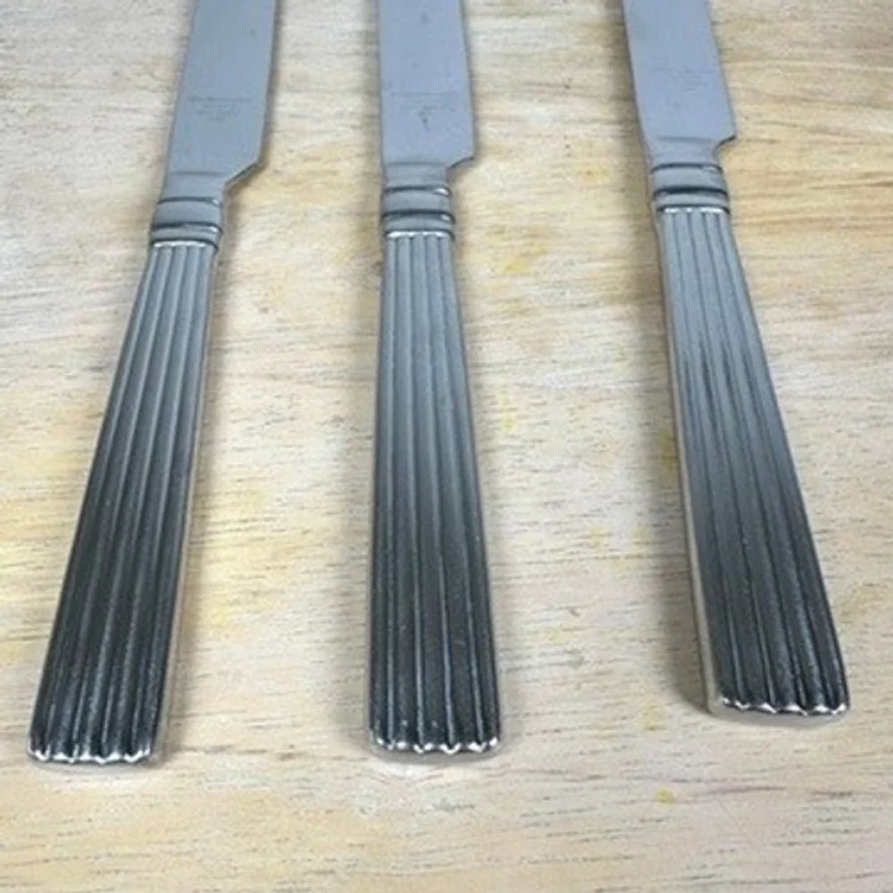 REED &‎ BARTON CRESCENDO II Stainless 18/10 3 Dinner Knives Butter Knives